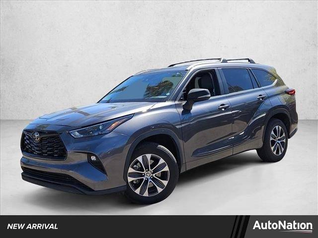 2023 Toyota Highlander XLE FWD photo