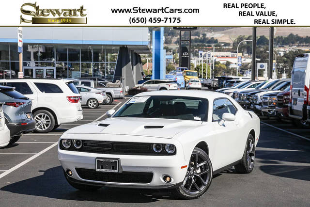 2023 Dodge Challenger SXT RWD photo