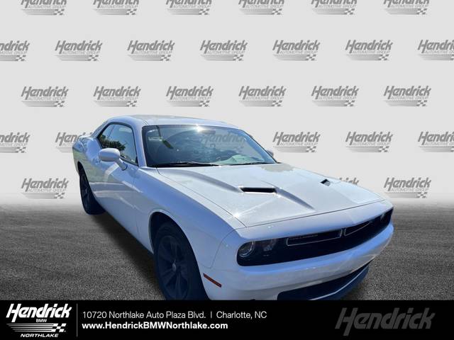2020 Dodge Challenger SXT RWD photo