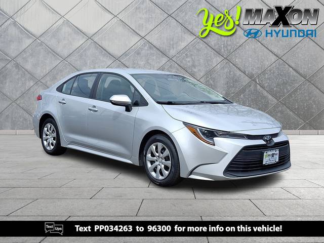 2023 Toyota Corolla LE FWD photo