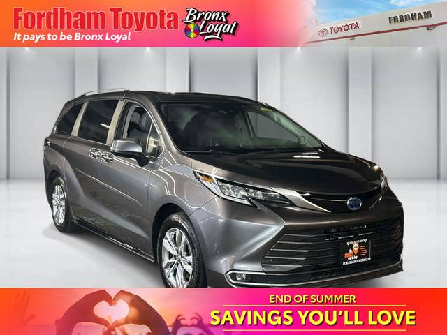 2023 Toyota Sienna Limited AWD photo