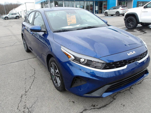 2023 Kia Forte LXS FWD photo