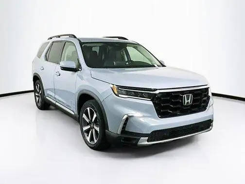 2023 Honda Pilot Touring FWD photo