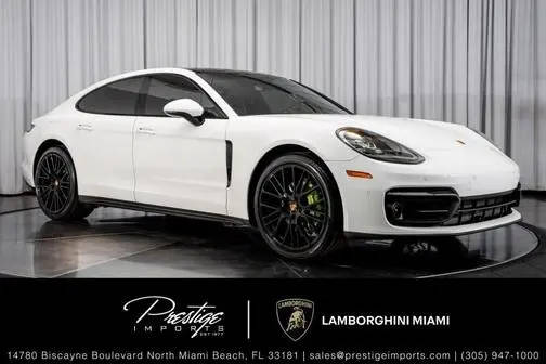 2023 Porsche Panamera  RWD photo