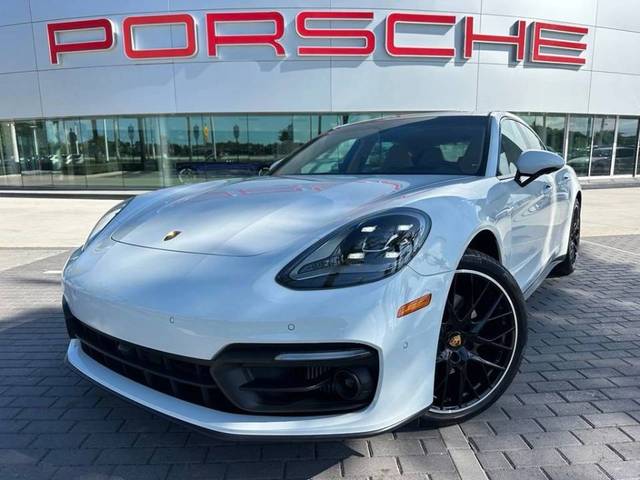 2023 Porsche Panamera  RWD photo
