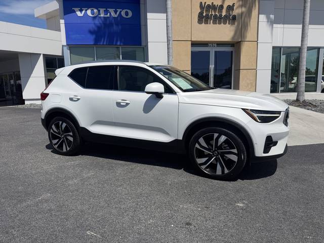 2023 Volvo XC40 Ultimate Bright Theme AWD photo