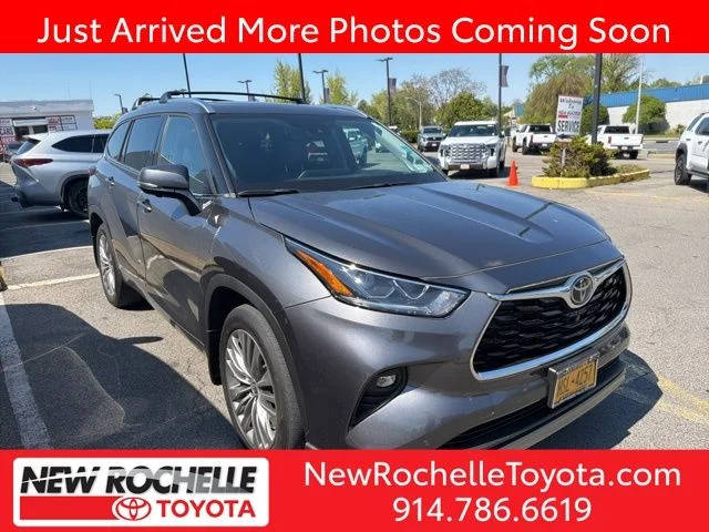 2023 Toyota Highlander Platinum AWD photo