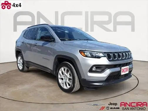 2023 Jeep Compass Latitude Lux 4WD photo