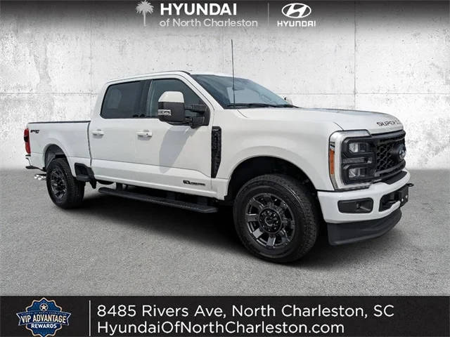 2023 Ford F-250 Super Duty LARIAT 4WD photo