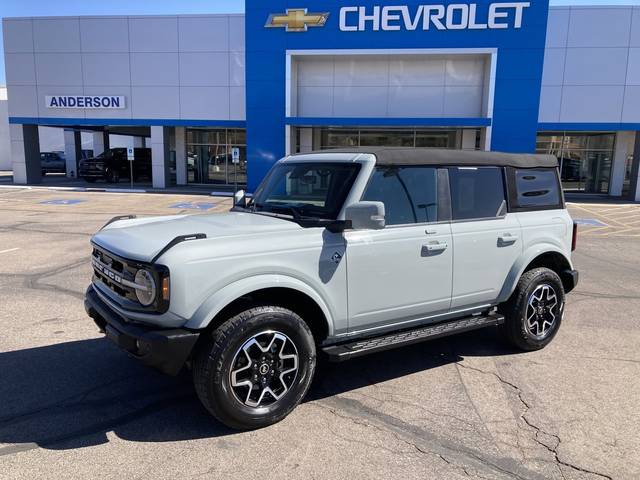 2023 Ford Bronco 4 Door Outer Banks 4WD photo