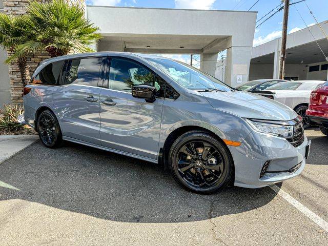 2023 Honda Odyssey Sport FWD photo