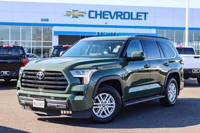 2023 Toyota Sequoia SR5 4WD photo