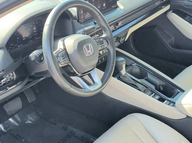 2023 Honda Accord Touring FWD photo