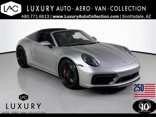 2023 Porsche 911 4 GTS AWD photo