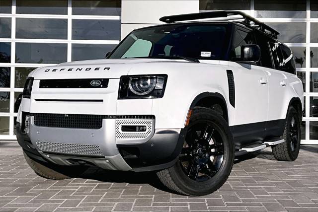 2023 Land Rover Defender 130 SE AWD photo