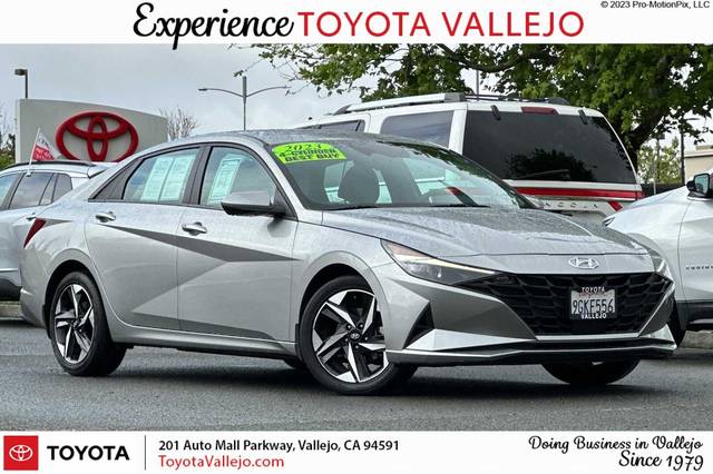 2023 Hyundai Elantra SEL FWD photo