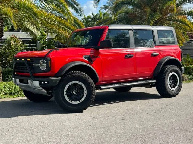 2023 Ford Bronco 4 Door Base 4WD photo