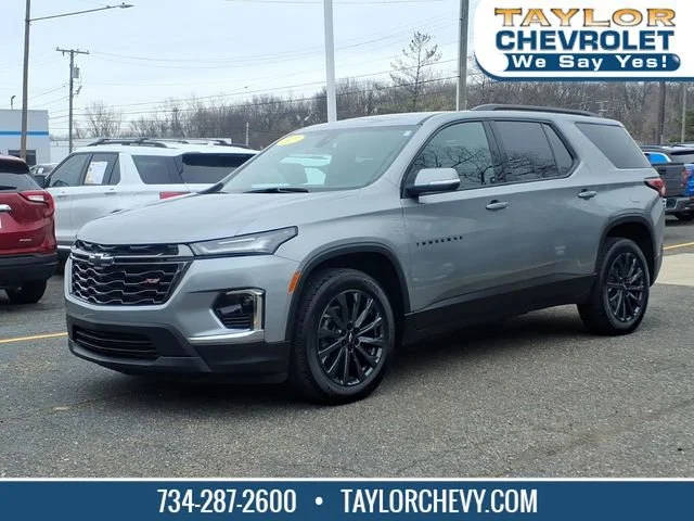 2023 Chevrolet Traverse RS FWD photo