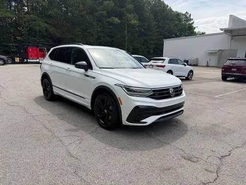 2023 Volkswagen Tiguan SE R-Line Black FWD photo