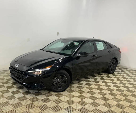 2023 Hyundai Elantra SEL FWD photo