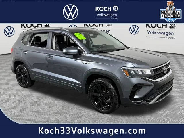 2023 Volkswagen Taos SE FWD photo
