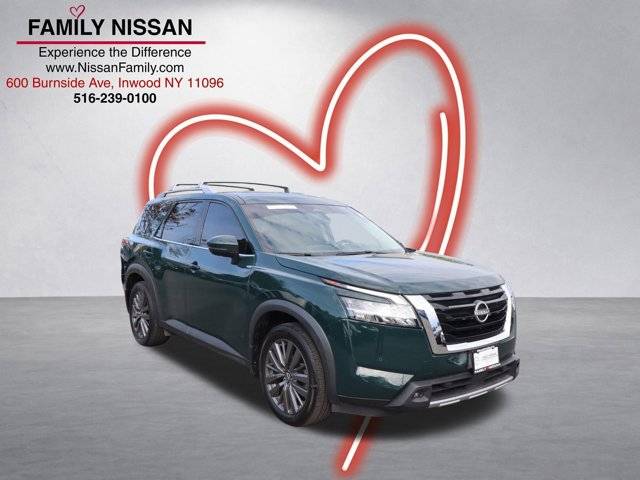 2023 Nissan Pathfinder SL 4WD photo