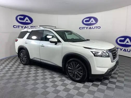 2023 Nissan Pathfinder SL 4WD photo