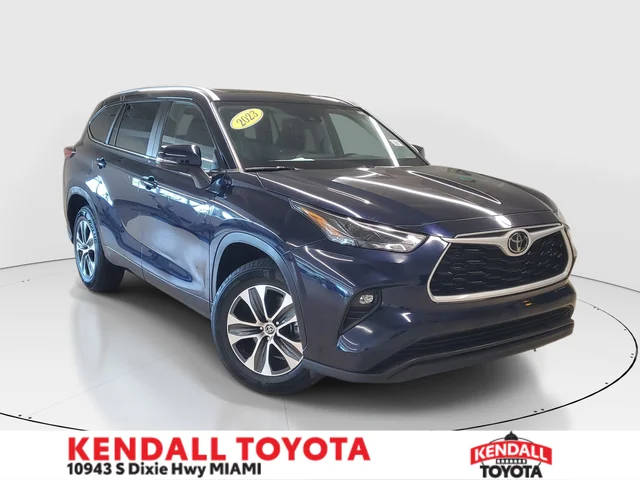 2023 Toyota Highlander XLE FWD photo