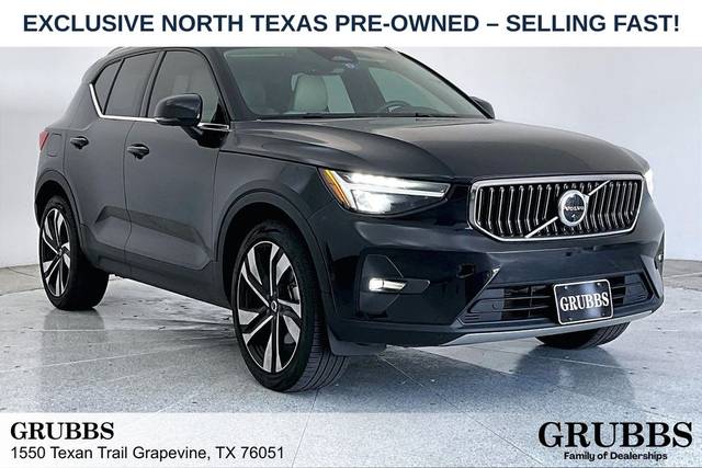 2023 Volvo XC40 Plus Bright Theme AWD photo