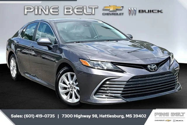 2023 Toyota Camry LE FWD photo