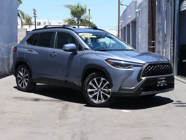 2023 Toyota Corolla Cross XLE AWD photo