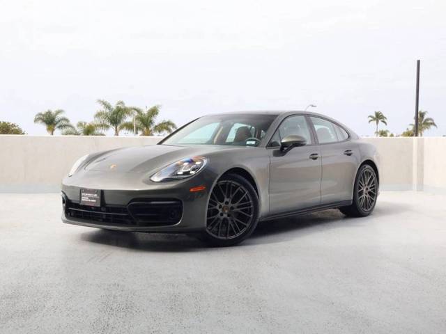 2023 Porsche Panamera Platinum Edition RWD photo