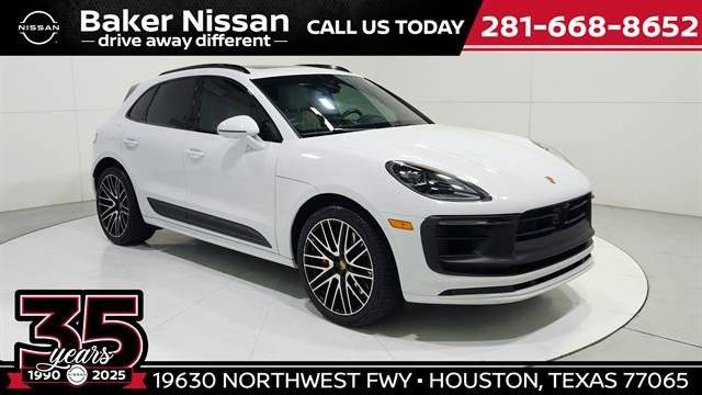 2023 Porsche Macan GTS AWD photo