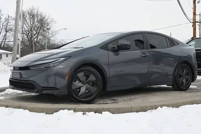 2023 Toyota Prius LE AWD photo
