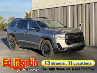 2023 GMC Acadia SLT FWD photo