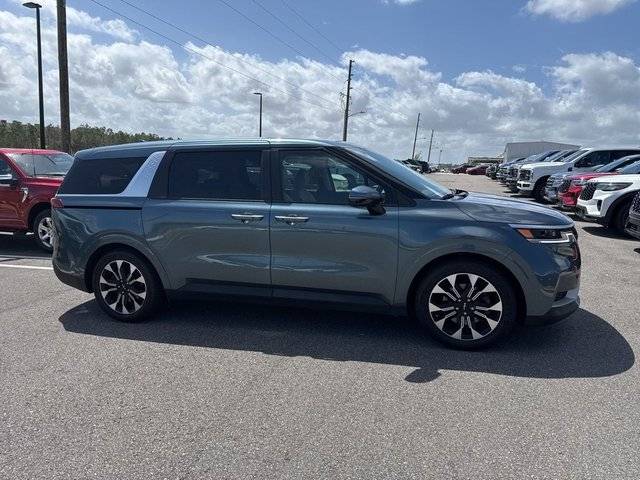 2023 Kia Carnival EX FWD photo