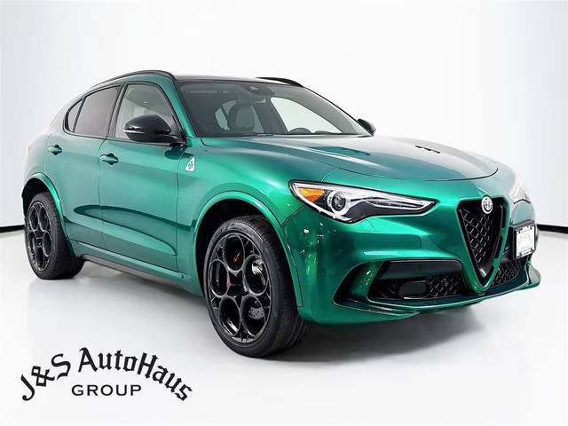 2023 Alfa Romeo Stelvio Quadrifoglio AWD photo