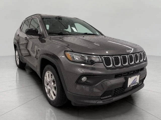 2023 Jeep Compass Latitude Lux 4WD photo