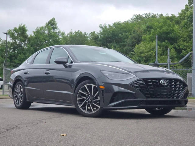 2023 Hyundai Sonata Limited FWD photo
