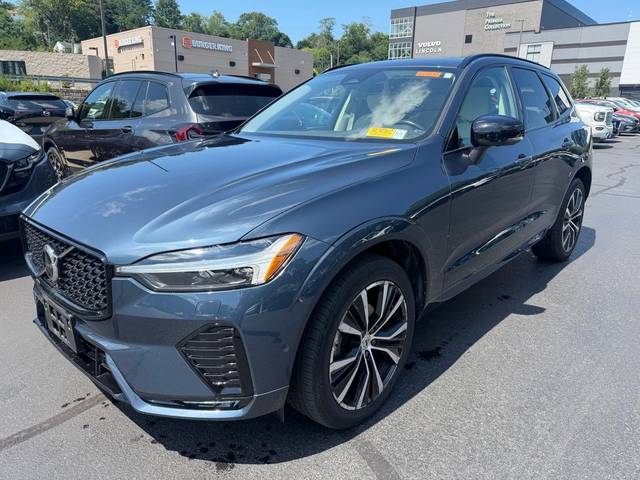 2023 Volvo XC60 Plus Dark Theme AWD photo