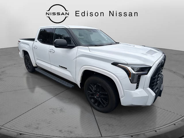 2023 Toyota Tundra SR5 4WD photo