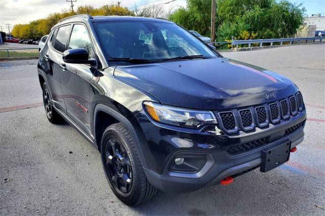 2023 Jeep Compass Trailhawk 4WD photo