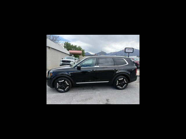 2023 Kia Telluride S AWD photo