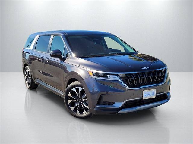 2023 Kia Carnival EX FWD photo