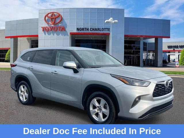 2023 Toyota Highlander LE FWD photo