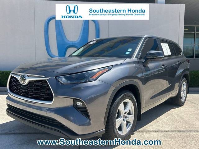 2023 Toyota Highlander LE FWD photo