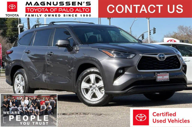 2023 Toyota Highlander Hybrid LE FWD photo