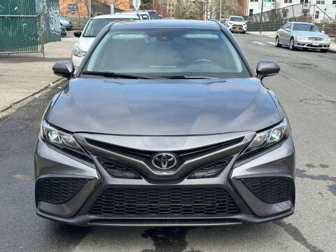 2022 Toyota Camry SE FWD photo