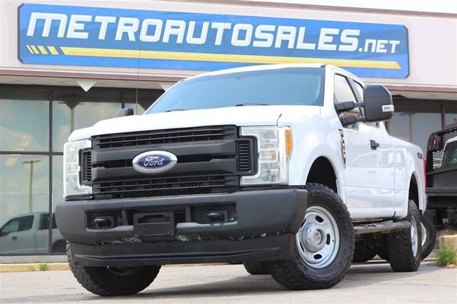 2017 Ford F-250 Super Duty XL 4WD photo