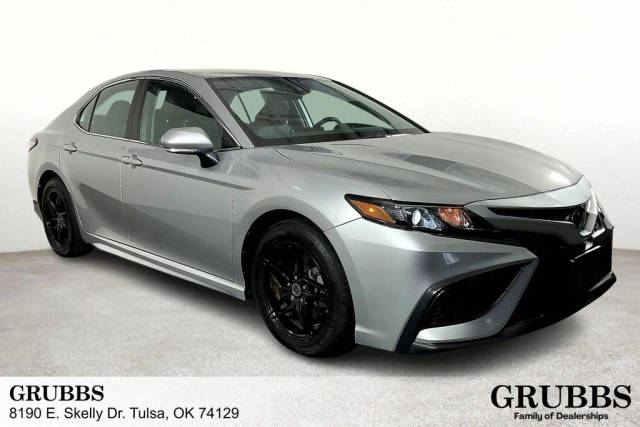 2022 Toyota Camry SE AWD photo